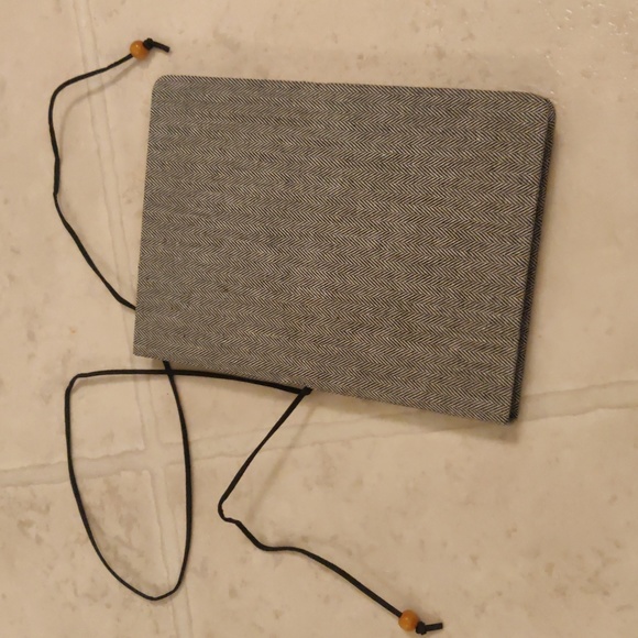 New! 1 ruled journal and 1 pack of felt tip black ink fine point (0.5mm) pens - Picture 2 of 11